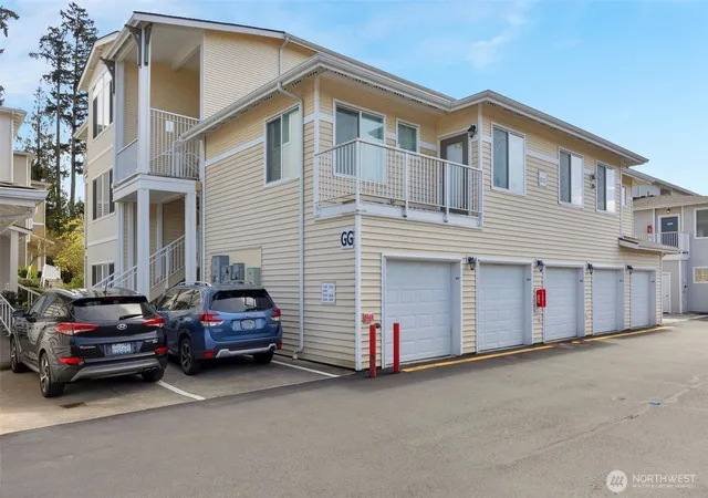 Photo 4 of Condo for sale at 14915 38th Drive SE #GG3025, Bothell, WA 98012 | MLS# NWM2512124 | Listing updated on 2026-09-21