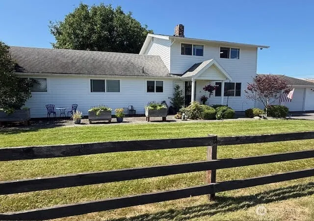 Photo 3 of Single family home for sale at 6515 Lawrence Rd, Everson, WA 98247 | MLS# NWM2512144 | Listing updated on 2026-09-30