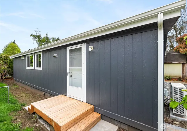 Photo 3 of Manufactured home for sale at 2350 Douglas Rd #39, Ferndale, WA 98248 | MLS# NWM2512325 | Listing updated on 2026-10-01