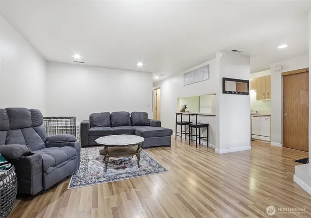 Photo 4 of Condo for sale at 6208 NE 17th Avenue #J73, Vancouver, WA 98665 | MLS# NWM2512330 | Listing updated on 2026-09-21