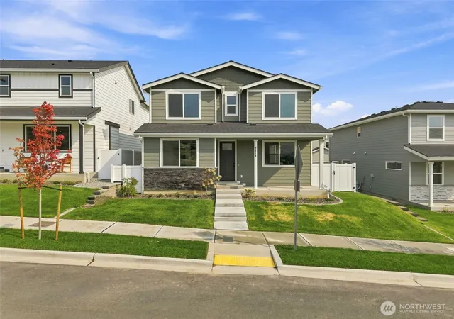 Photo 2 of Sale Pending at 2118 Plumridge Ct, Wenatchee, WA 98801 | MLS# NWM2512367 | Listing updated on 2026-10-06