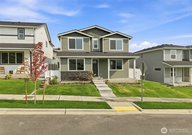 Photo 3 of Sale Pending at 2118 Plumridge Ct, Wenatchee, WA 98801 | MLS# NWM2512367 | Listing updated on 2026-10-06