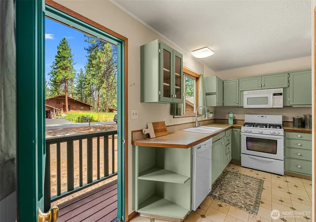 Photo 4 of Single family home for sale at 11655 River Bnd Dr, Leavenworth, WA 98826 | MLS# NWM2512395 | Listing updated on 2026-09-28