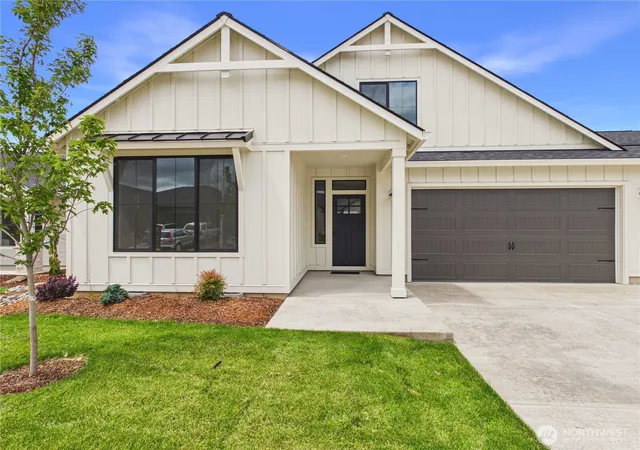 Photo 3 of Single family home for sale at 701 Powell Ave, Winlock, WA 98596 | MLS# NWM2512457 | Listing updated on 2026-09-21