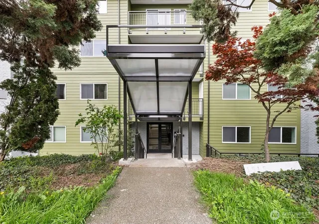Photo 3 of Sale Pending at 1515 12th Avenue S #102, Seattle, WA 98144 | MLS# NWM2512475 | Listing updated on 2026-10-01