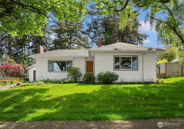 Photo 2 of Single family home for sale at 1707 8th Street, Anacortes, WA 98221 | MLS# NWM2512606 | Listing updated on 2026-09-21