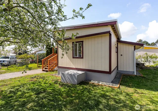 Photo 2 of Manufactured home for sale at 2392 Douglas Rd #19, Ferndale, WA 98248 | MLS# NWM2512613 | Listing updated on 2026-09-21