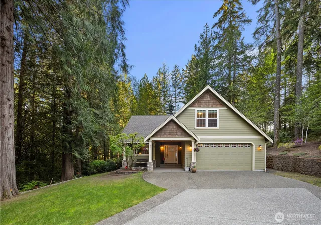 Photo 3 of Single family home for sale at 981 E Lakeshore Dr, Allyn, WA 98524 | MLS# NWM2512630 | Listing updated on 2026-09-21