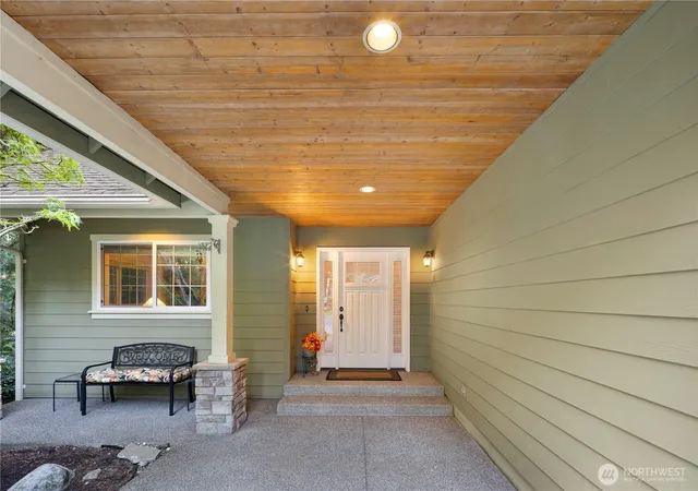 Photo 3 of Single family home for sale at 981 E Lakeshore Dr, Allyn, WA 98524 | MLS# NWM2512630 | Listing updated on 2026-09-21