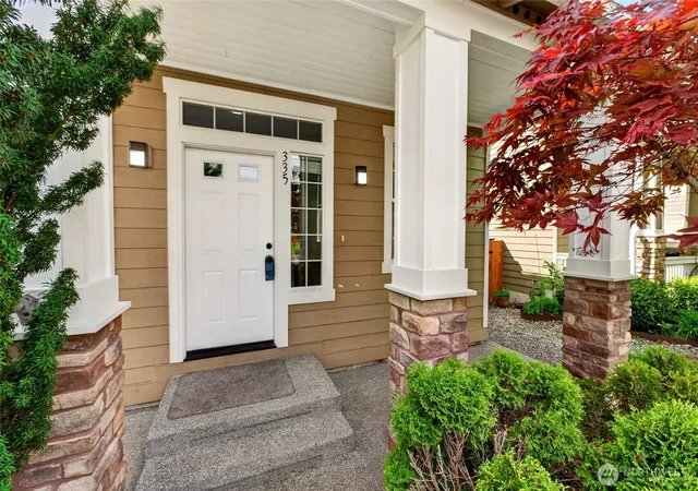 Photo 3 of Sale Pending at 335 NE Graham Ave, Renton, WA 98059 | MLS# NWM2512674 | Listing updated on 2026-09-21
