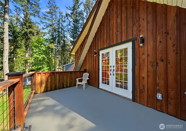 Photo 3 of Single family home for sale at 33 G Mukilteo Way, Everett, WA 98201 | MLS# NWM2512749 | Listing updated on 2026-09-21