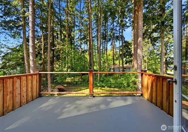 Photo 4 of Single family home for sale at 33 G Mukilteo Way, Everett, WA 98201 | MLS# NWM2512749 | Listing updated on 2026-09-21