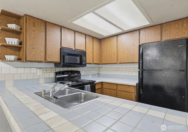 Photo 4 of Condo for sale at 2949 SE Mile Hl #C-3, Port Orchard, WA 98366 | MLS# NWM2512856 | Listing updated on 2026-09-21