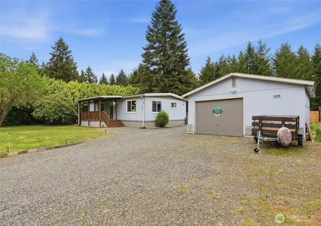 Photo 3 of Sale Pending at 173 Riverview Dr, Castle Rock, WA 98611 | MLS# NWM2512893 | Listing updated on 2026-09-25