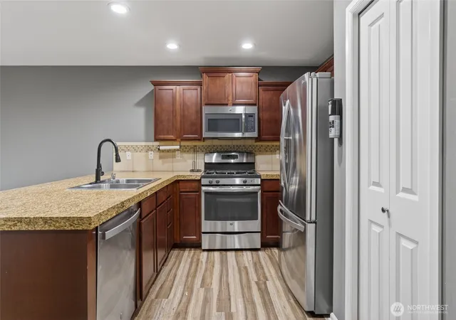 Photo 4 of Single family home for sale at 4224 E T St, Tacoma, WA 98404 | MLS# NWM2512907 | Listing updated on 2026-09-21