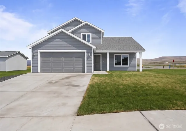 Photo 1 of Sale Pending at 901 La Vista Dr, Warden, WA 98857 | MLS# NWM2513055 | Listing updated on 2026-09-25