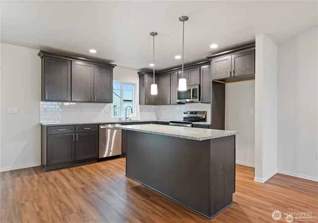 Photo 4 of Sale Pending at 901 La Vista Dr, Warden, WA 98857 | MLS# NWM2513055 | Listing updated on 2026-09-25