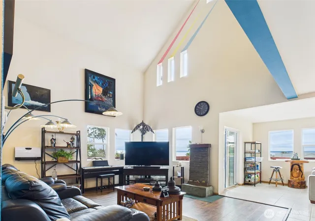 Photo 4 of Single family home for sale at 1019 Catala Ave SE, Ocean Shores, WA 98569 | MLS# NWM2513139 | Listing updated on 2026-09-21