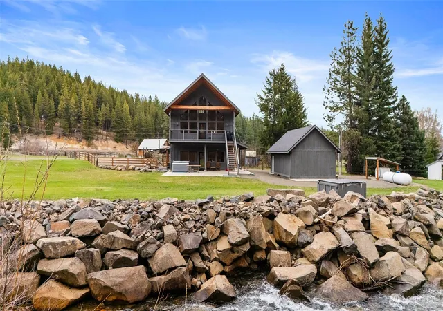 Photo 3 of Single family home for sale at 161 Middle Frk Ln, Cle Elum, WA 98922 | MLS# NWM2513272 | Listing updated on 2026-09-21