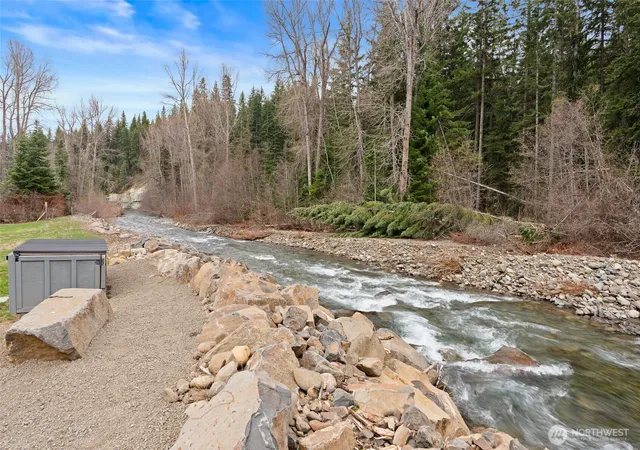 Photo 4 of Single family home for sale at 161 Middle Frk Ln, Cle Elum, WA 98922 | MLS# NWM2513272 | Listing updated on 2026-09-21