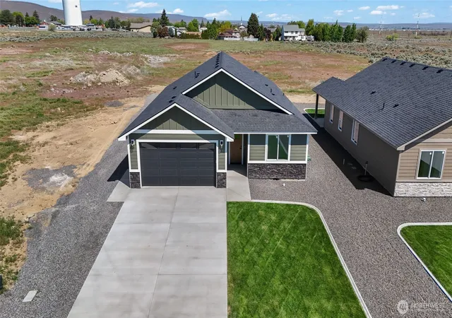 Photo 1 of Single family home for sale at 13 Parkside Lp, Ephrata, WA 98823 | MLS# NWM2513372 | Listing updated on 2026-09-21