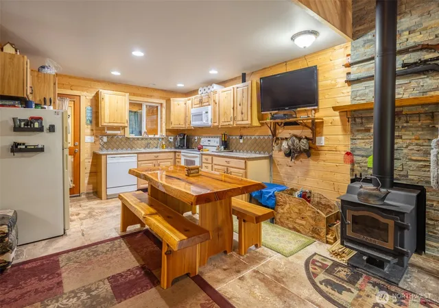 Photo 3 of Single family home for sale at 1850 Timber Mountain Loop, Cle Elum, WA 98922 | MLS# NWM2513380 | Listing updated on 2026-09-21