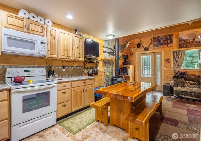 Photo 4 of Single family home for sale at 1850 Timber Mountain Loop, Cle Elum, WA 98922 | MLS# NWM2513380 | Listing updated on 2026-09-21