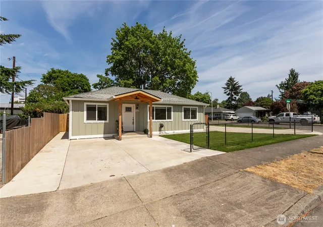 Photo 2 of Single family home for sale at 8910 Se Northgate Ave, Vancouver, WA 98664 | MLS# NWM2513419 | Listing updated on 2026-09-21