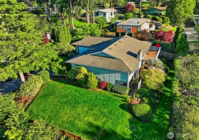 Photo 3 of Sale Pending at 15419 62nd Avenue Ne, Kenmore, WA 98028 | MLS# NWM2513445 | Listing updated on 2026-09-28