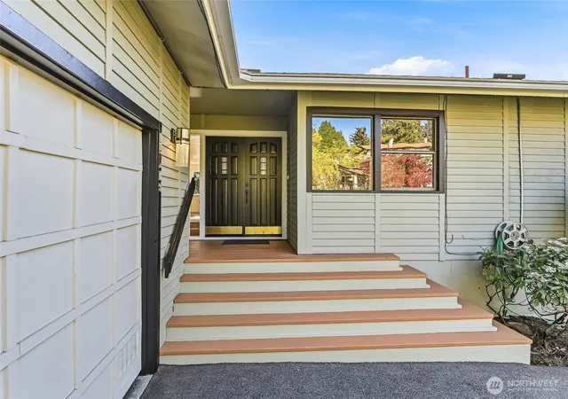 Photo 4 of Sale Pending at 15419 62nd Avenue NE, Kenmore, WA 98028 | MLS# NWM2513445 | Listing updated on 2026-09-28