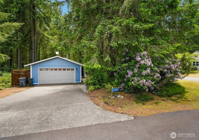 Photo 3 of Single family home for sale at 11222 Country Clb Pl, Anderson Island, WA 98303 | MLS# NWM2513550 | Listing updated on 2026-09-21