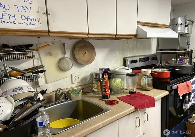 Photo 4 of Manufactured home for sale at 13000 Martin Luther King Jr Way S #9, Seattle, WA 98178 | MLS# NWM2513553 | Listing updated on 2026-09-21