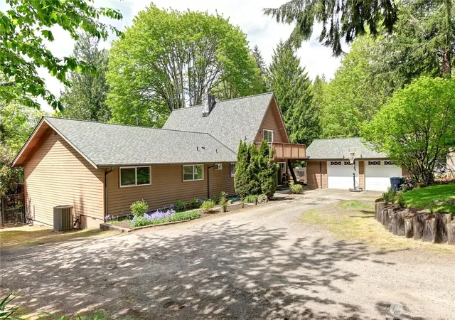 Photo 3 of Sale Pending at 28539 Ne Tolt Hl Rd, Carnation, WA 98014 | MLS# NWM2513571 | Listing updated on 2026-08-24
