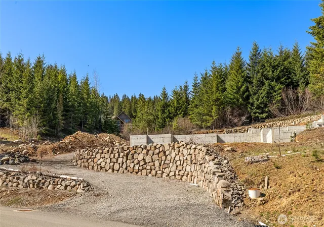Photo 3 of Land for sale at 320 Tired Crk Ln, Cle Elum, WA 98922 | MLS# NWM2513581 | Listing updated on 2026-09-21