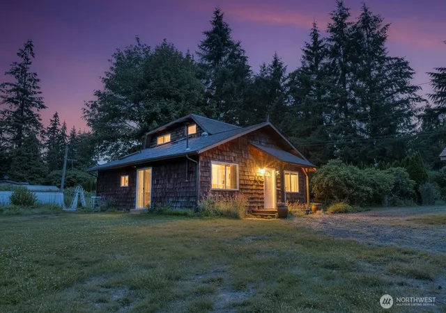 Photo 3 of Sale Pending at 8325 Spurgeon Crk Rd Se, Olympia, WA 98513 | MLS# NWM2513617 | Listing updated on 2026-10-02