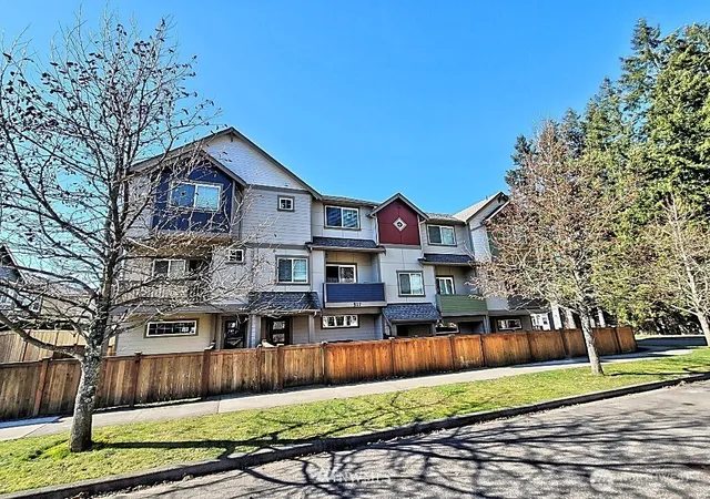 Photo 3 of Multi family home for sale at 517 Oso Berry St Nw, Olympia, WA 98502 | MLS# NWM2513658 | Listing updated on 2026-09-21