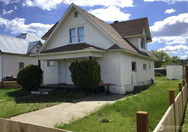 Photo 2 of Single family home for sale at 2508 E 1st Avenue, Spokane, WA 99202 | MLS# NWM2513670 | Listing updated on 2026-10-06