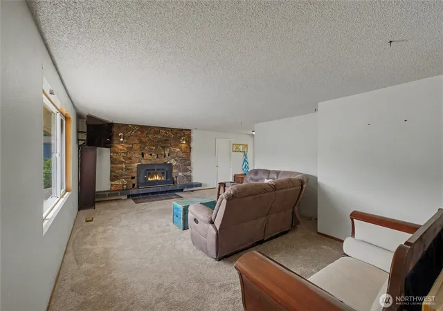Photo 4 of Single family home for sale at 1121 Jean St SE, East Wenatchee, WA 98802 | MLS# NWM2513672 | Listing updated on 2026-09-21