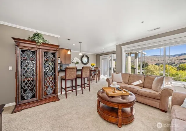 Photo 4 of Condo for sale at 230 E Furnham Ave #C3, Chelan, WA 98816 | MLS# NWM2513690 | Listing updated on 2026-09-20