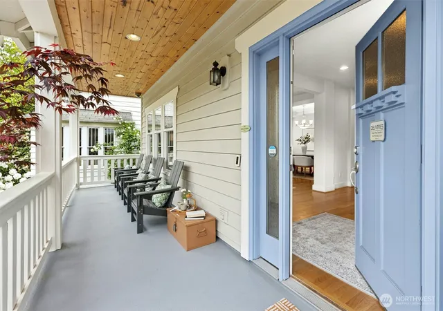 Photo 3 of Single family home for sale at 621 NE 77th Street, Seattle, WA 98115 | MLS# NWM2513723 | Listing updated on 2026-09-22