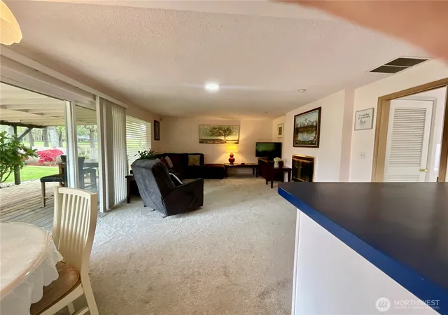 Photo 4 of Sale Pending at 7711 Sapphire Dr SW, Lakewood, WA 98498 | MLS# NWM2513727 | Listing updated on 2026-09-24