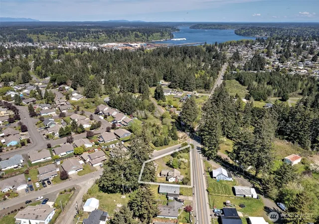 Photo 3 of Single family home for sale at 2005 Lake Blvd, Shelton, WA 98584 | MLS# NWM2513821 | Listing updated on 2026-09-29