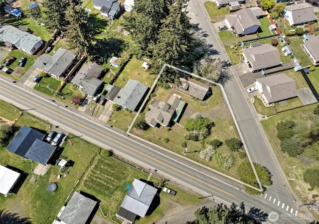 Photo 3 of Single family home for sale at 2005 Lake Blvd, Shelton, WA 98584 | MLS# NWM2513821 | Listing updated on 2026-09-29