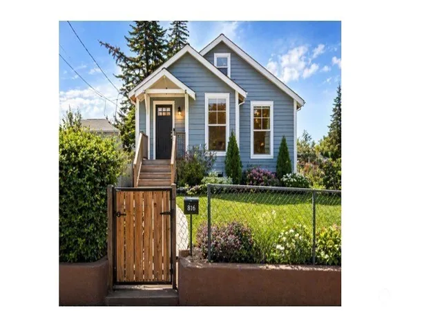 Photo 1 of Multi family home for sale at 816 S Chelan Ave, Wenatchee, WA 98801 | MLS# NWM2513824 | Listing updated on 2026-09-23