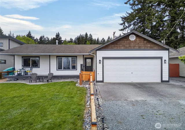 Photo 3 of Single family home for sale at 1584 Country Clb Dr, Camano Island, WA 98282 | MLS# NWM2513892 | Listing updated on 2026-09-30