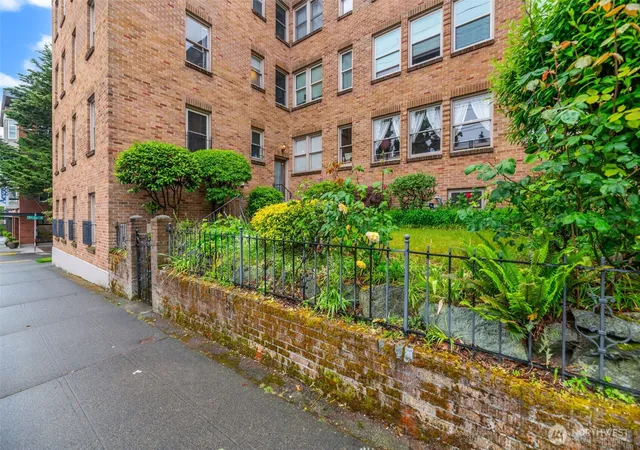 Photo 3 of Condo for sale at 1427 3rd Avenue W #8, Seattle, WA 98119 | MLS# NWM2513895 | Listing updated on 2026-09-21