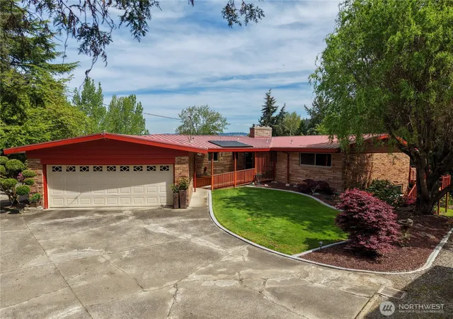 Photo 3 of Single family home for sale at 1243 25th Street SE, Puyallup, WA 98372 | MLS# NWM2513933 | Listing updated on 2026-09-26