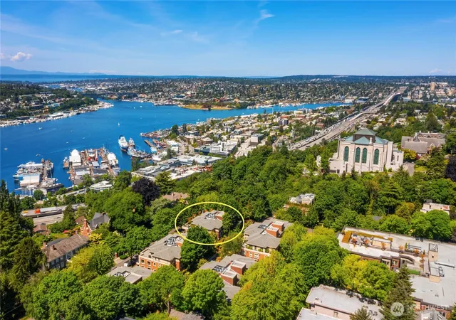 Photo 3 of Sale Pending at 1188 Harvard Ave E #4, Seattle, WA 98102 | MLS# NWM2513949 | Listing updated on 2026-09-26