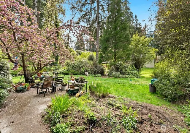 Photo 4 of Single family home for sale at 1605 153rd Avenue SE, Bellevue, WA 98007 | MLS# NWM2514009 | Listing updated on 2026-09-24