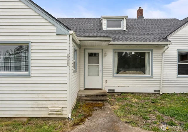 Photo 3 of Single family home for sale at 4212 Jackson Hwy, Chehalis, WA 98532 | MLS# NWM2514017 | Listing updated on 2026-09-21